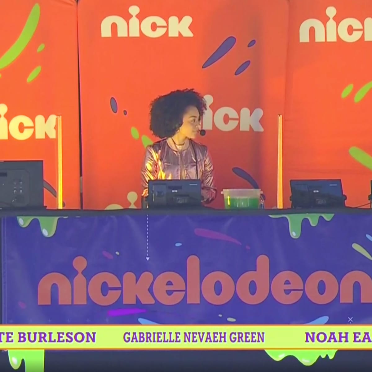 NickALive!: Nickelodeon NFL Nickmas Game Delivers 906k Viewers