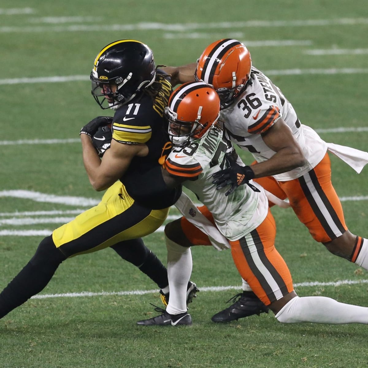 CINCINNATI, OH - SEPTEMBER 11: Pittsburgh Steelers wide receiver Chase  Claypool (11) reacts during the game against the Pittsburgh Steelers and  the Cincinnati Bengals on September 11, 2022, at Paycor Stadium in