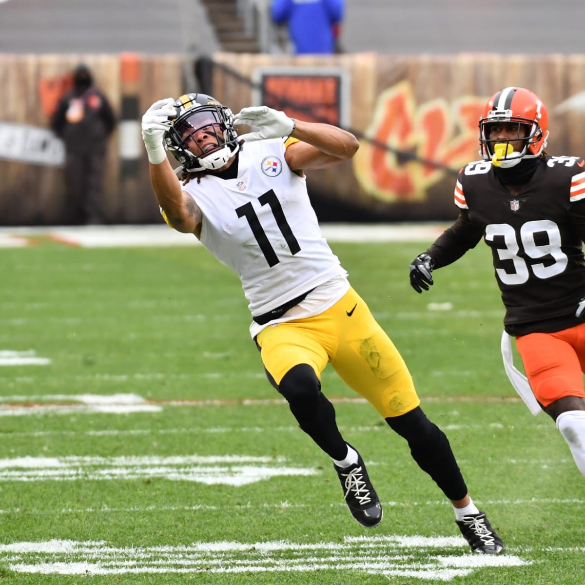 Browns end long playoff drought, survive late Steelers rally - The San  Diego Union-Tribune