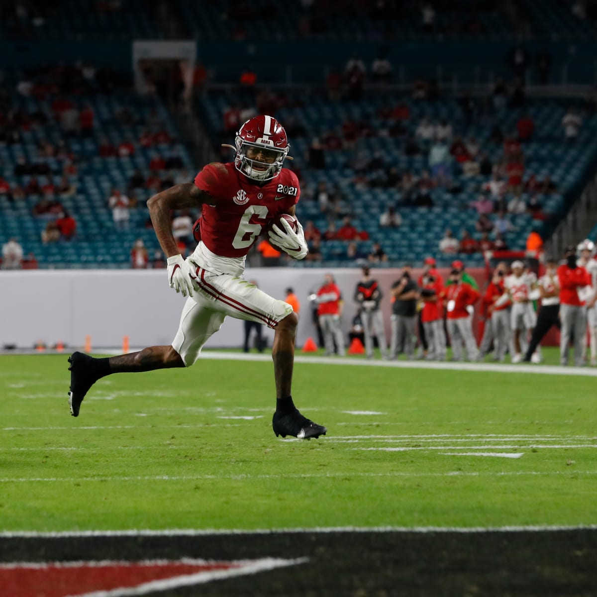 DeVonta Smith's frustration boils over as questionable offensive