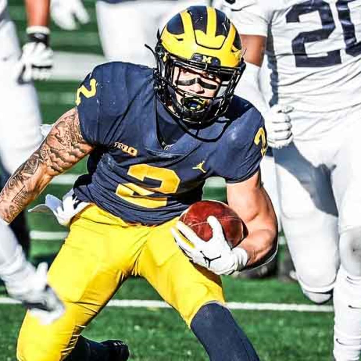 Blake Corum breaks down Michigan football running back room depth