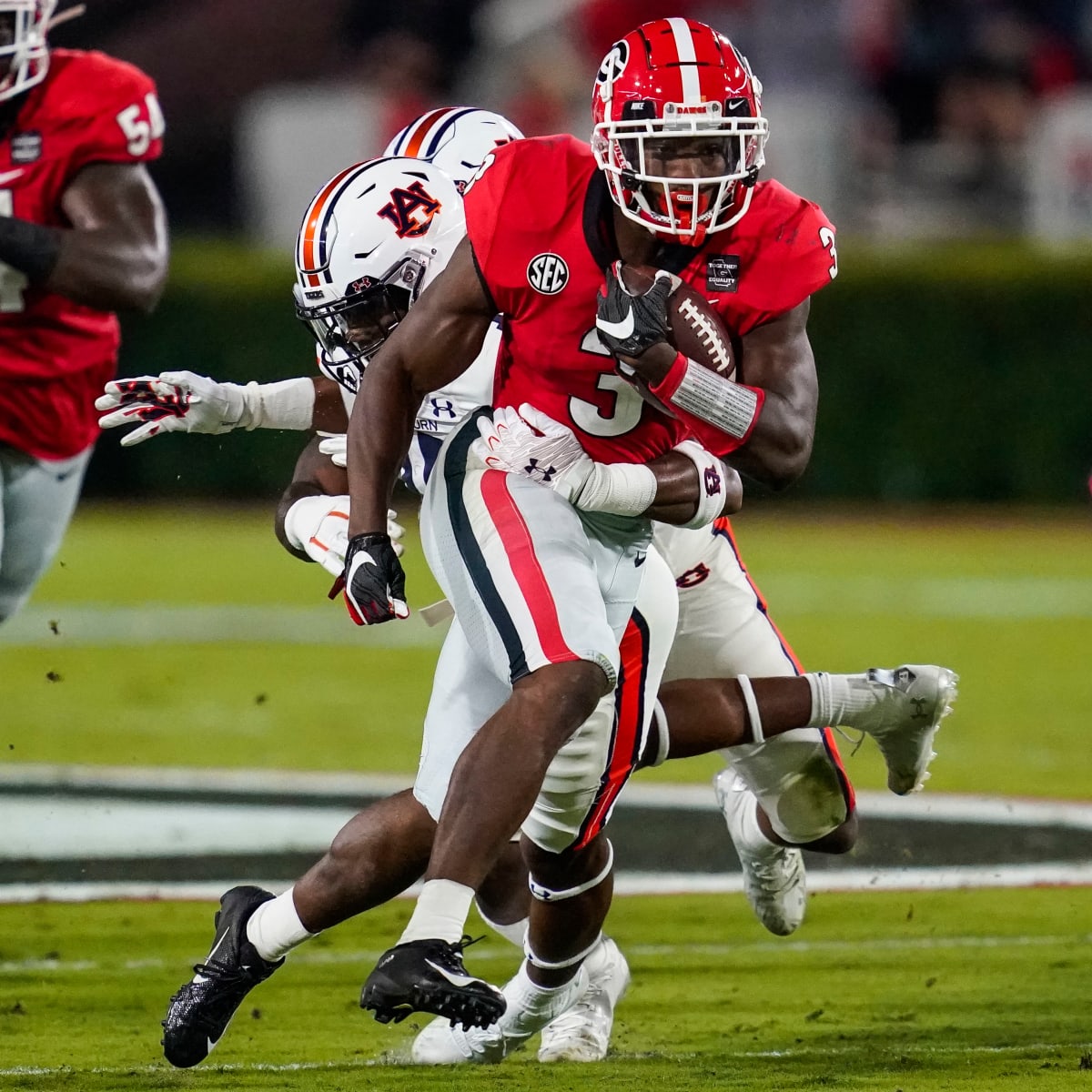 Georgia tasked with rebuilding backfield as Zamir White, James Cook depart  for 2022 NFL Draft 