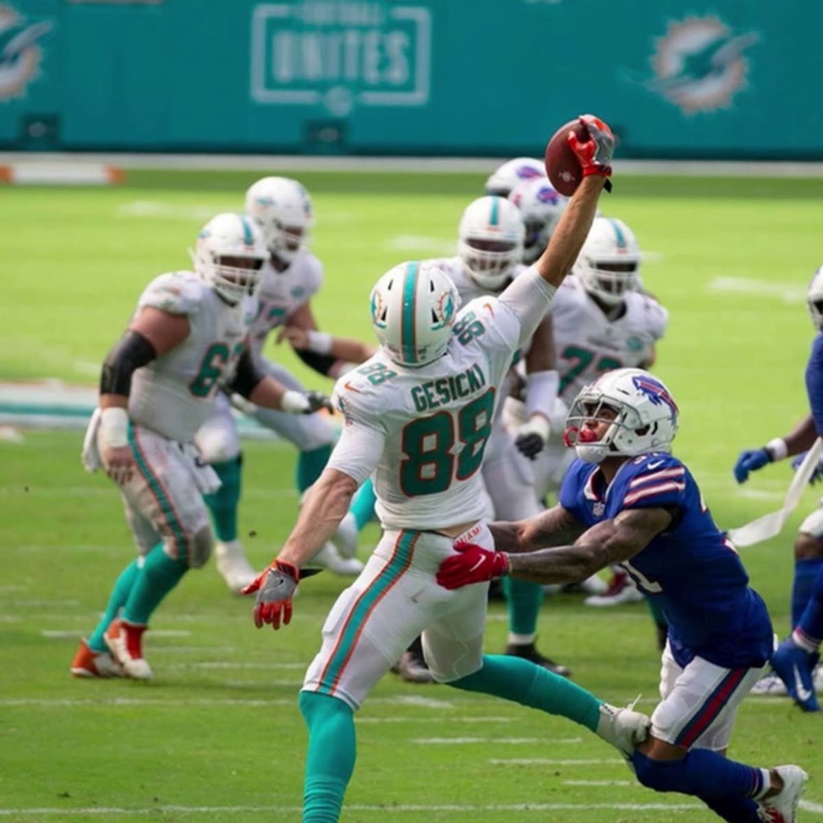 miami dolphins play