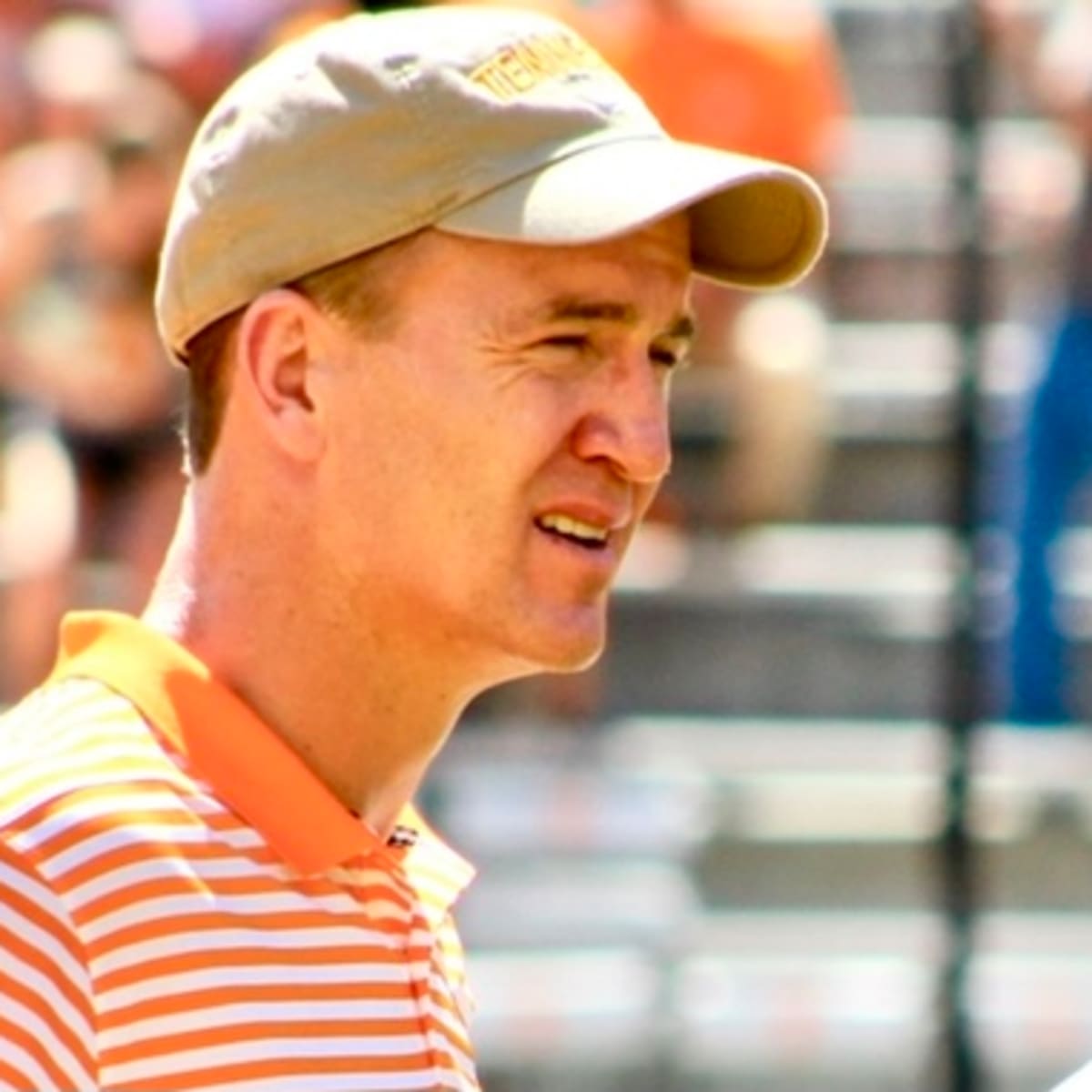 Bleacher Report] Peyton Manning is returning to the University of Tennessee  as a professor in the College of Communication 