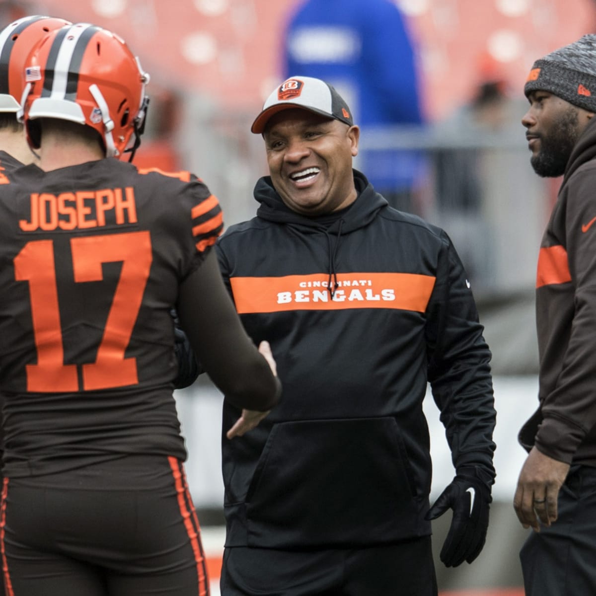 Hue Jackson back in Cincinnati, helping to run defense