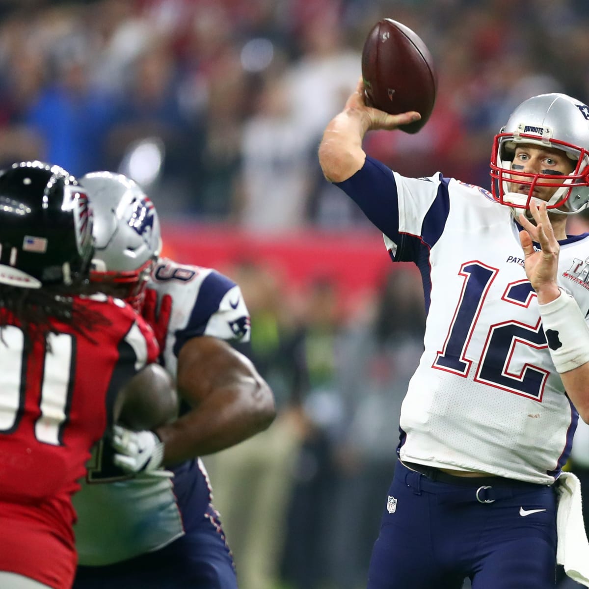 Tom Brady engineers comeback win in Super Bowl XLIX