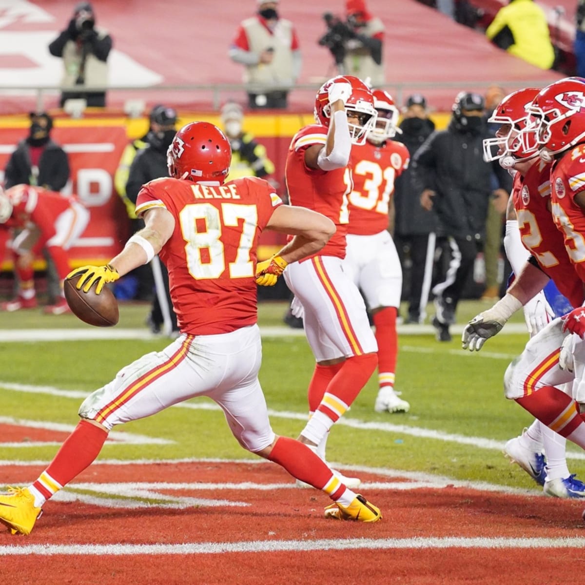 Travis Kelce was at the Eagles game - Arrowhead Pride