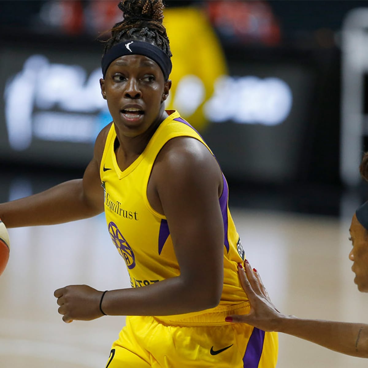 WNBA: Candace Parker and Chelsea Gray lead Los Angeles Sparks past