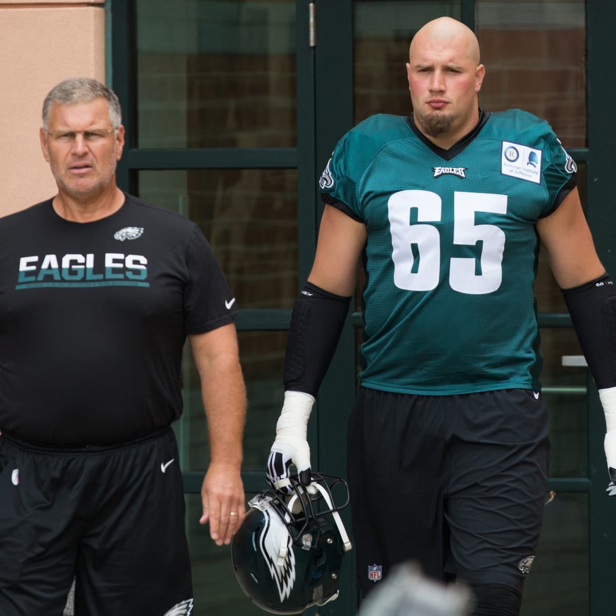 Eagles RT Lane Johnson to rejoin team