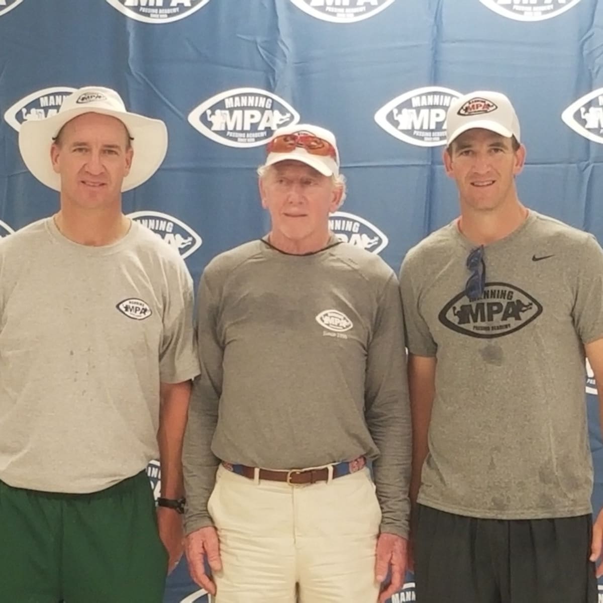 NY Giants' Eli Manning and father Archie Manning have enemies in