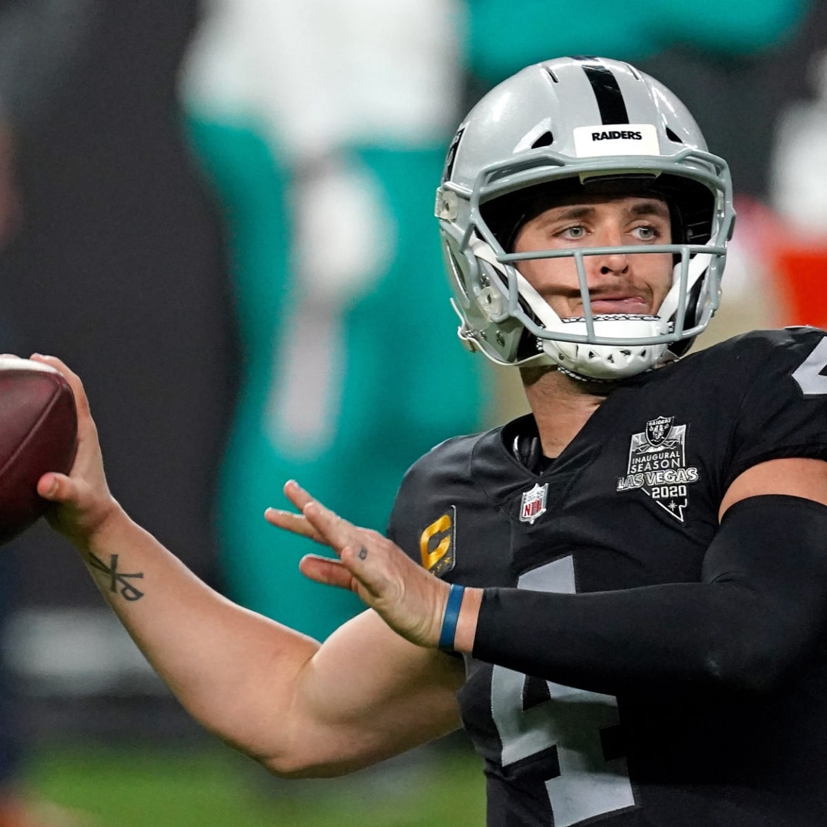 Could Disgruntled Raiders QB Derek Carr be the Houston Texans next starting  QB?