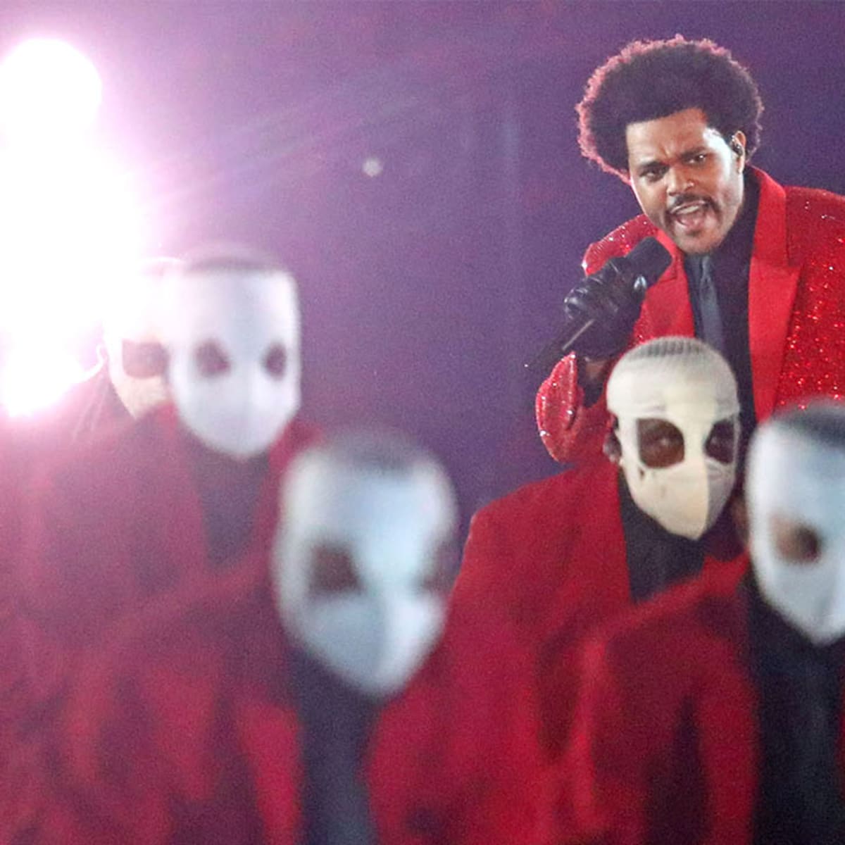 The Weeknd Reveals the Meaning Behind Full-Face Bandages During Super Bowl  Halftime Show