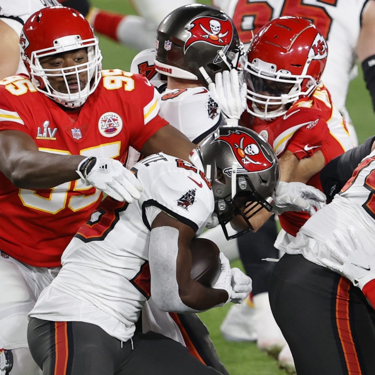 Chris Jones Offseason Motivation: I Had Joe Burrow on the Dummies I Was  Slapping - Sports Illustrated Kansas City Chiefs News, Analysis and More