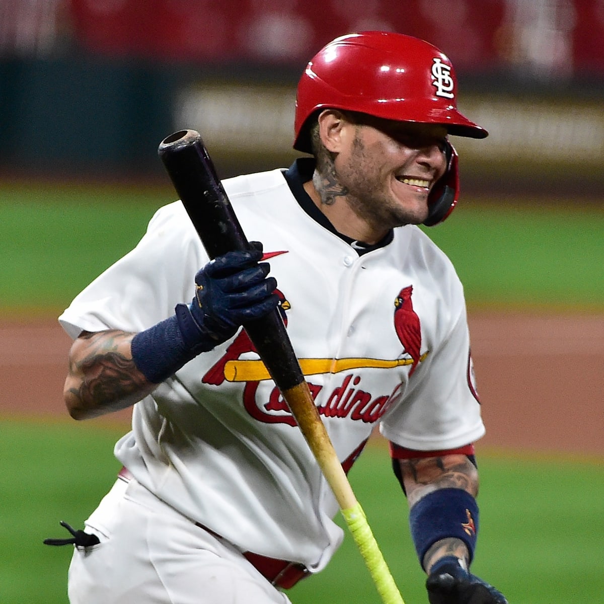 Yadier Molina contract: Cardinals retain catcher with one-year