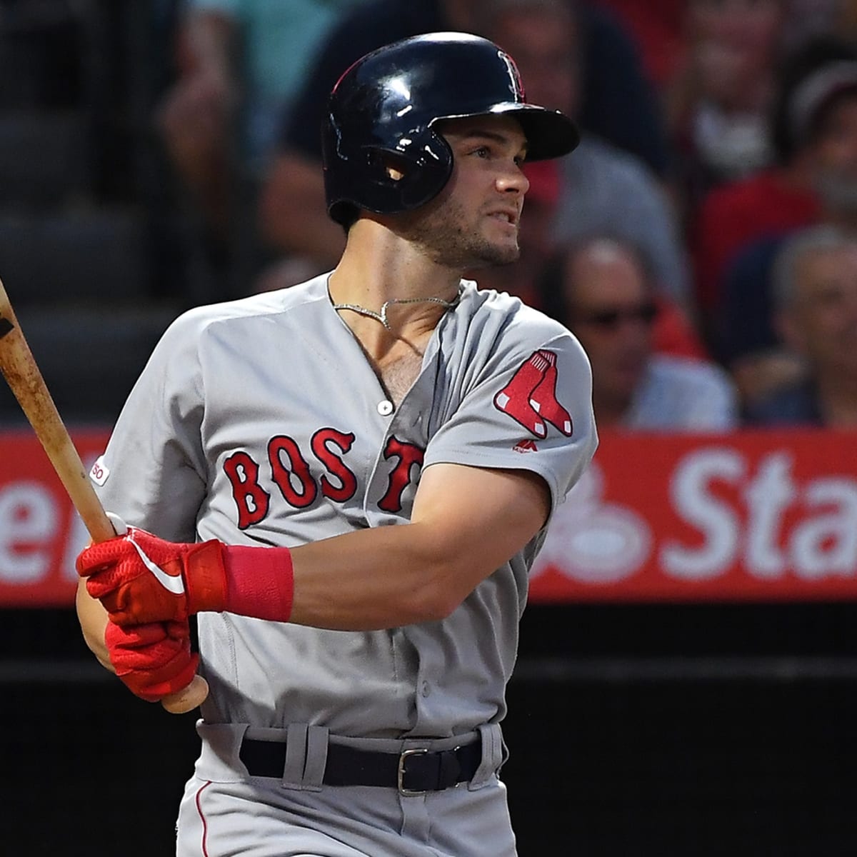 Benintendi signs with Red Sox