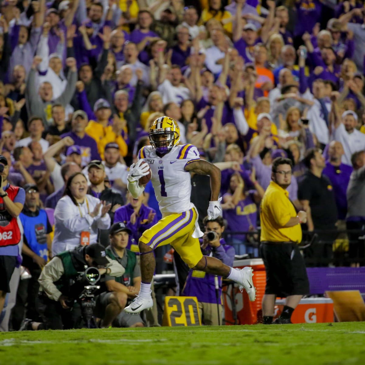 LSU Football on X: Hey Cincinnati, Ja'Marr Chase billboards are up on your  way into the city on I-471! Geaux Bengals ｘ #NFLDraft   / X