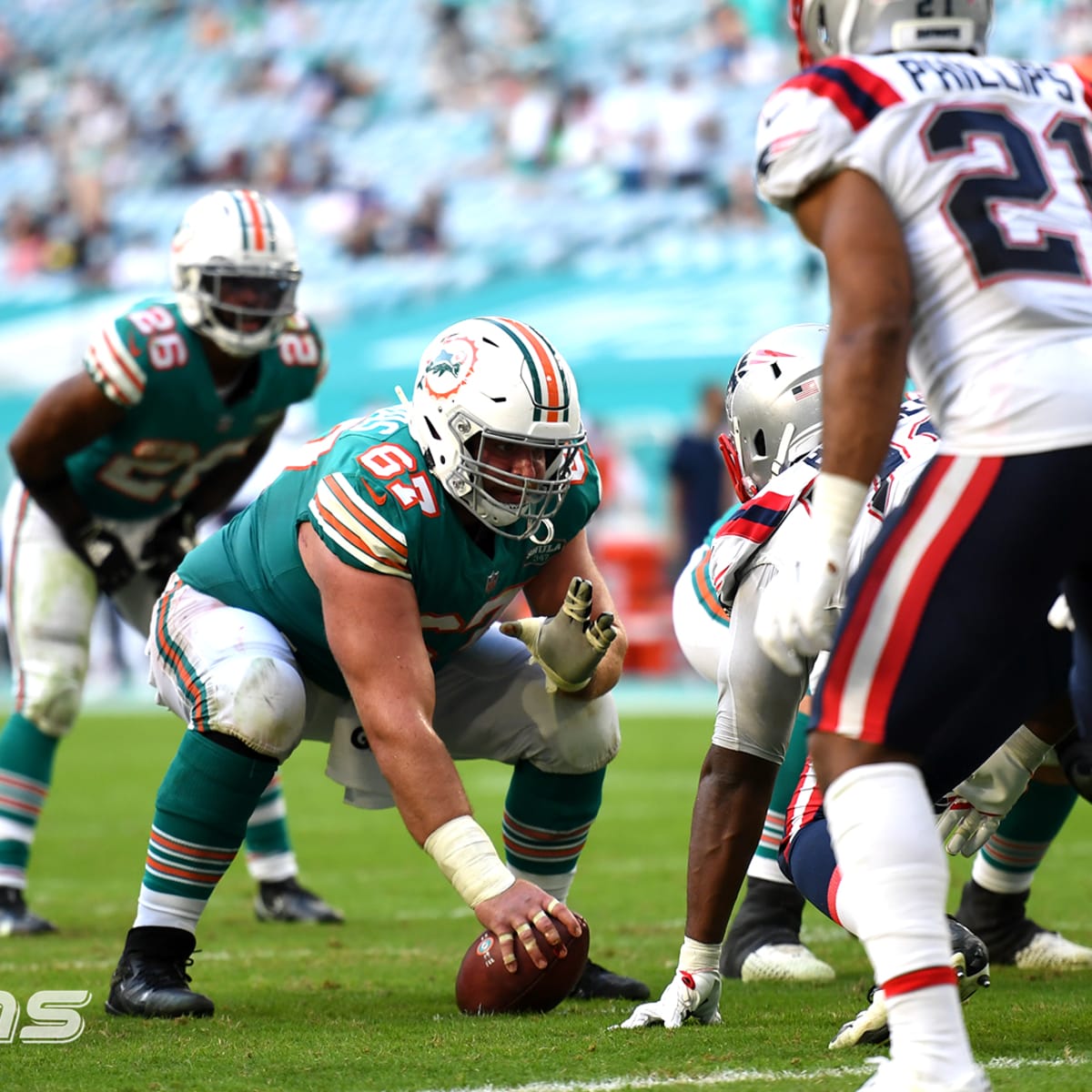 Miami Dolphins add Patriots free agent center Ted Karras