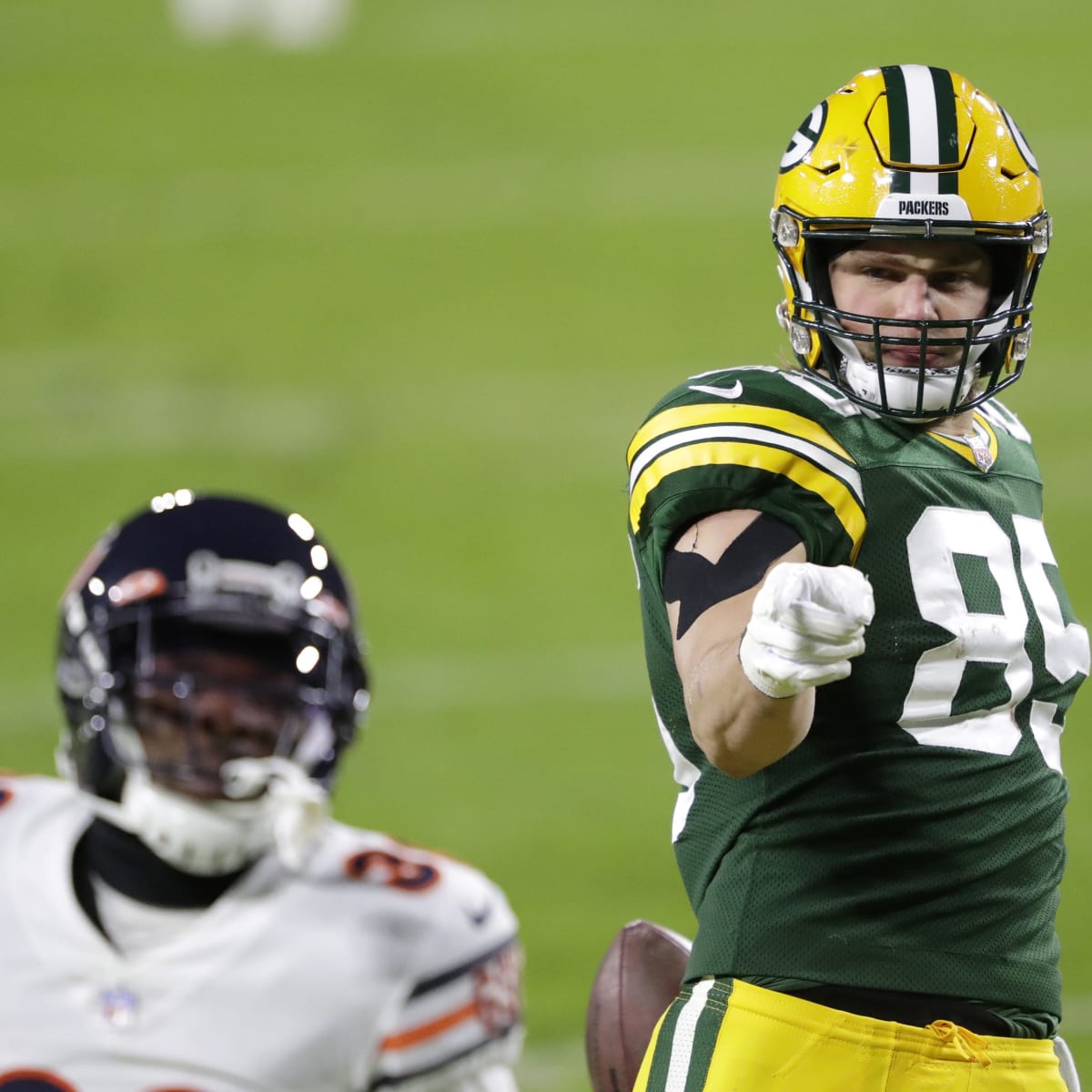 Chicago Bears Sign Tight End Robert Tonyan Away From Green Bay Packers -  Sports Illustrated Green Bay Packers News, Analysis and More