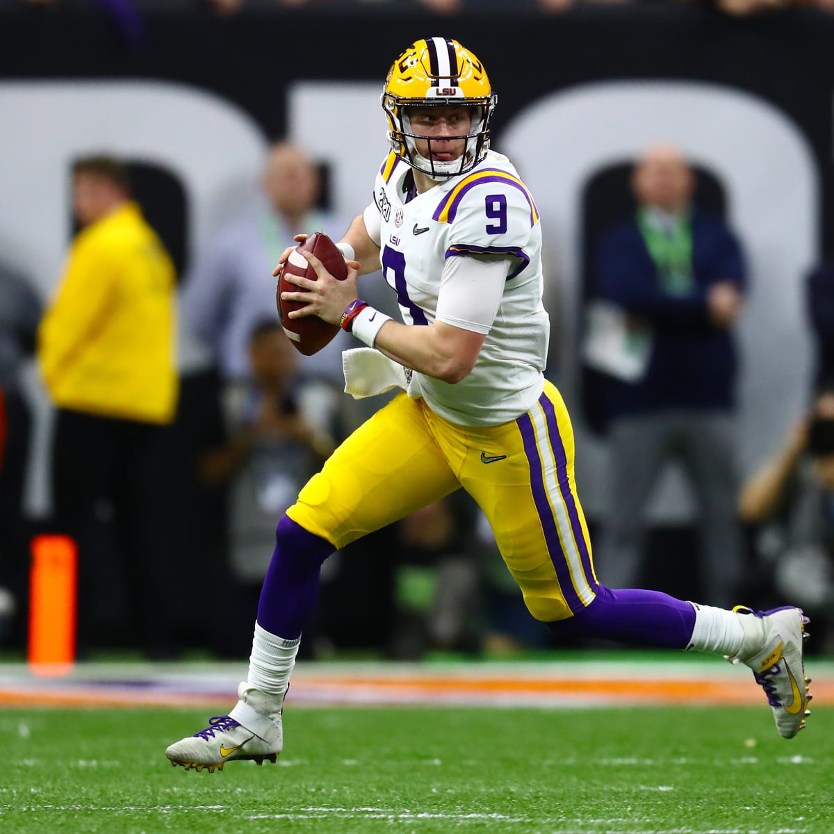 Clean-cut Joe Burrow on why LSU will score 'a lot of points,' he's more  comfortable in Year 2, LSU