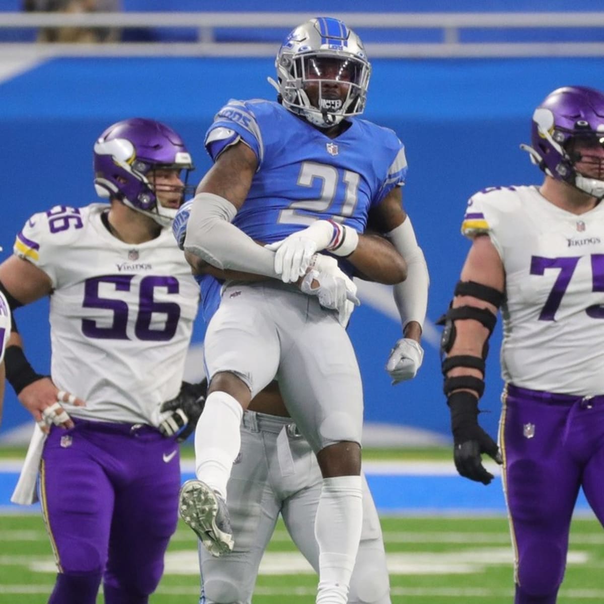 Detroit Lions defensive back Tracy Walker intercepts a pass