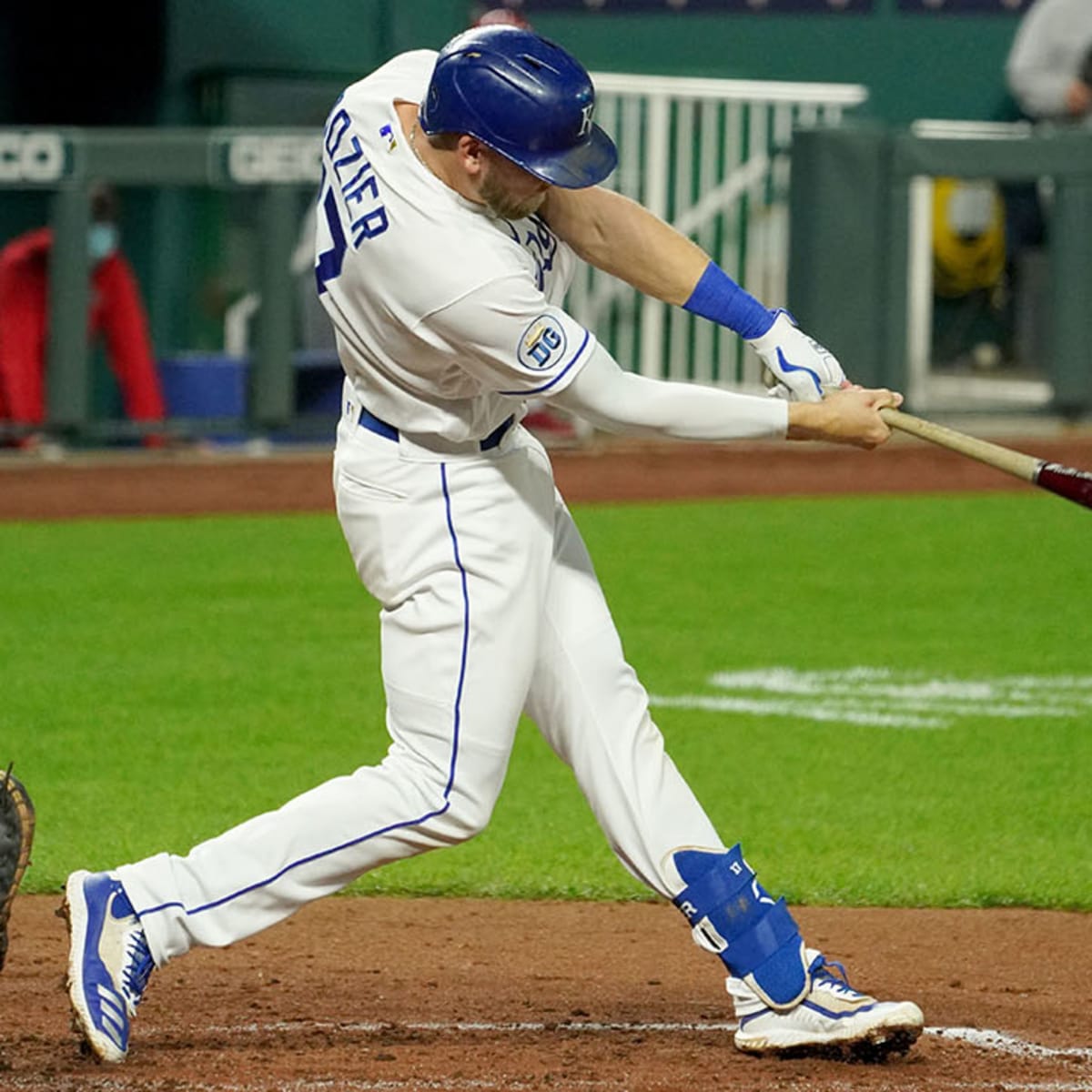 Royals, Salvador Perez agree to five-year contract extension - SI