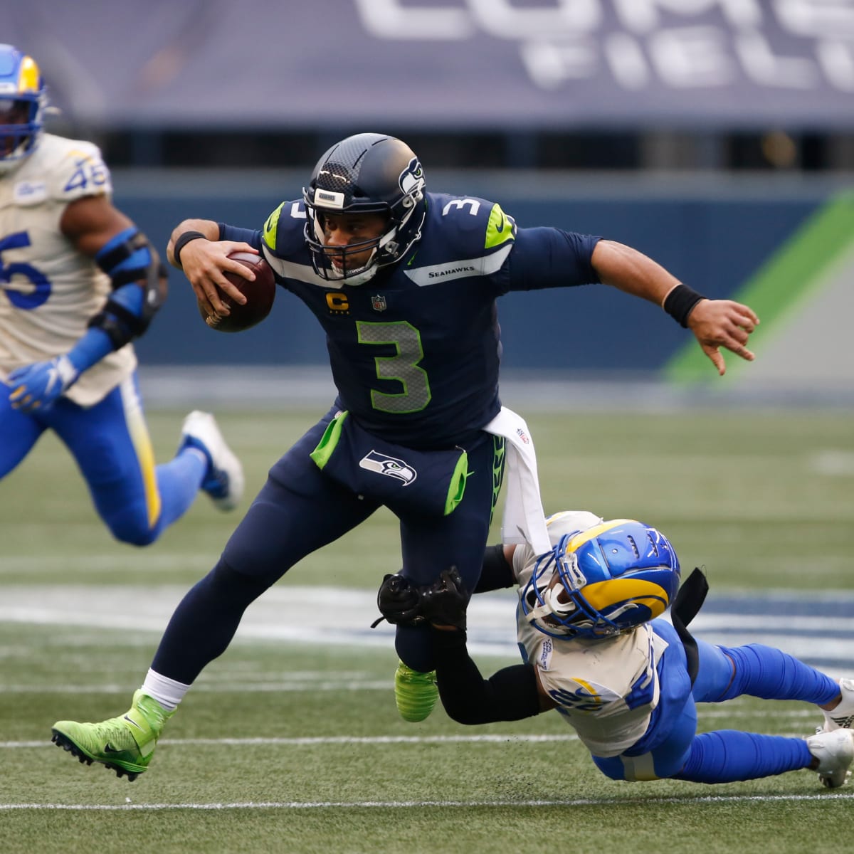 NFL rumors: Bears still hoping for Russell Wilson trade - Sports Illustrated