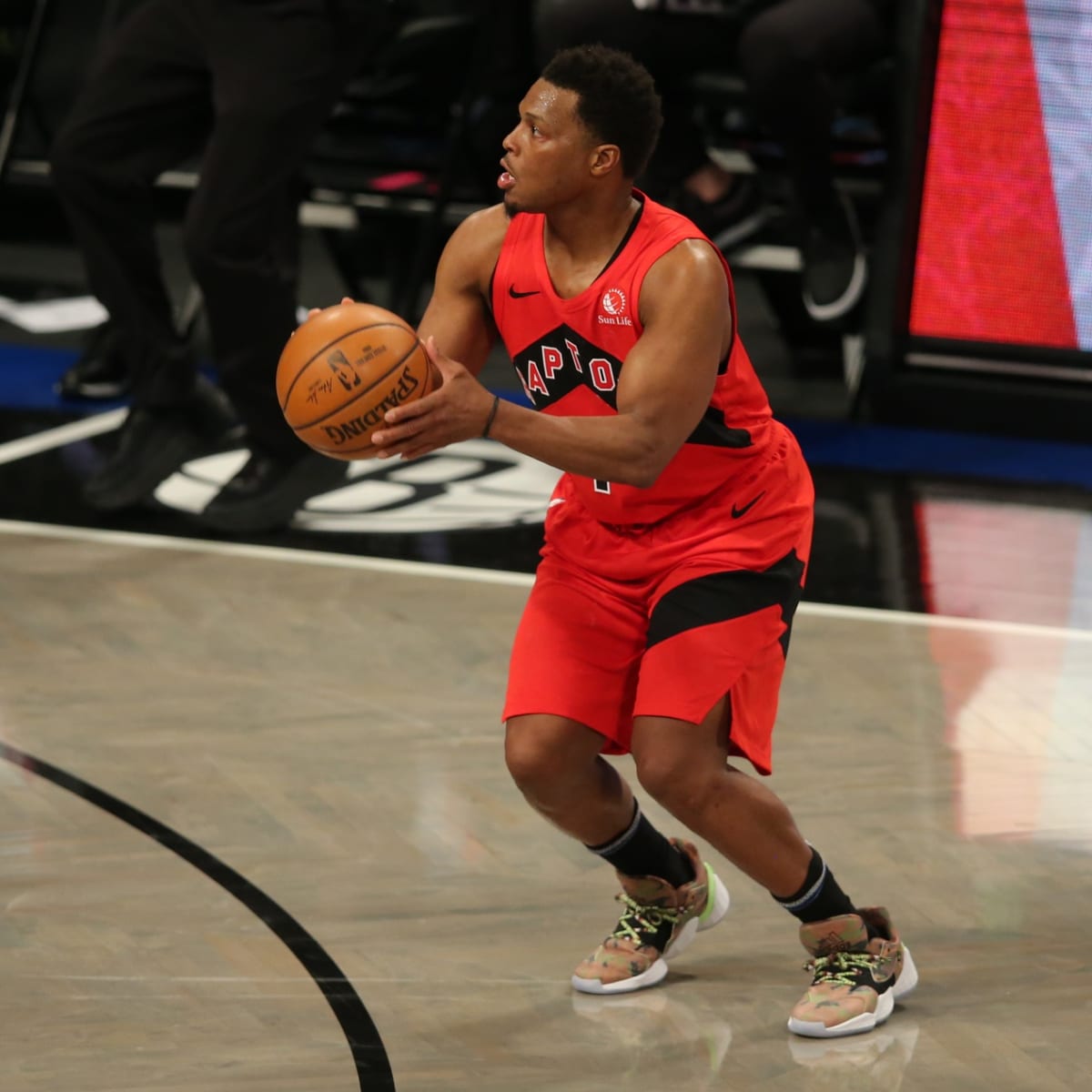 Kyle Lowry Has Hit The Beach For All Star Weekend Sports Illustrated Toronto Raptors News Analysis And More