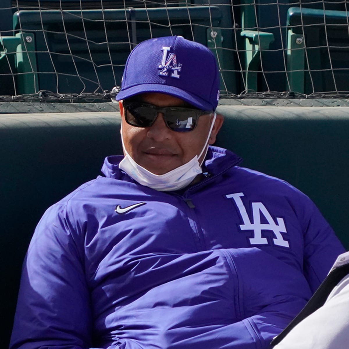 Okinawa-born Dave Roberts introduced as first minority manager of L.A.  Dodgers