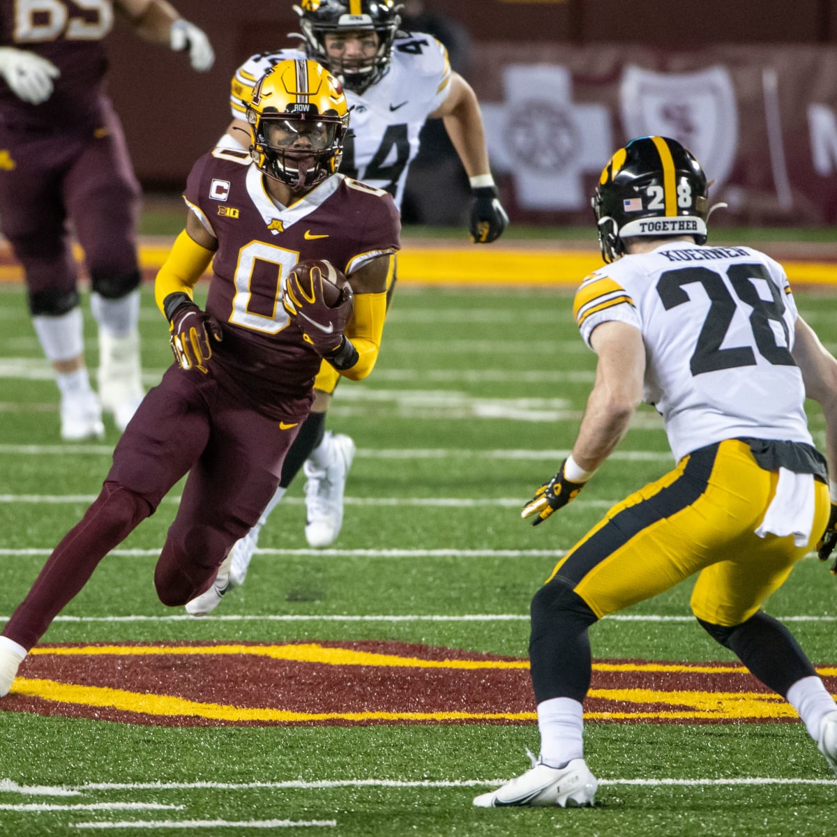 Gophers receiver Rashod Bateman steps over freshman wall and into U record  books – Twin Cities