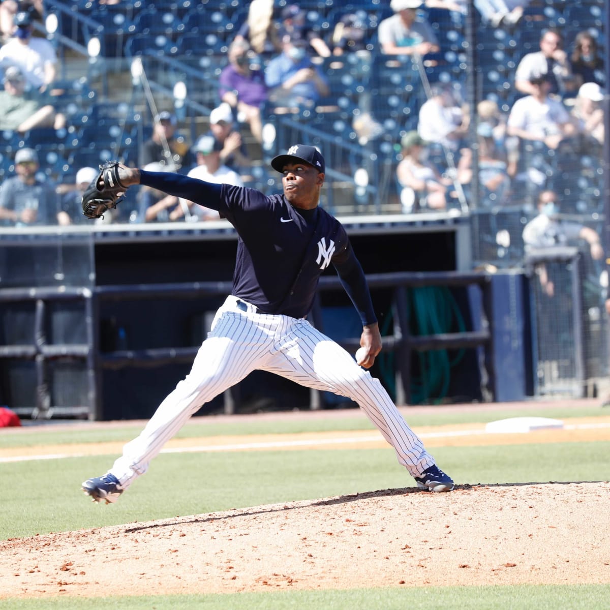 Yankees closer Aroldis Chapman looks ridiculously yolked in latest