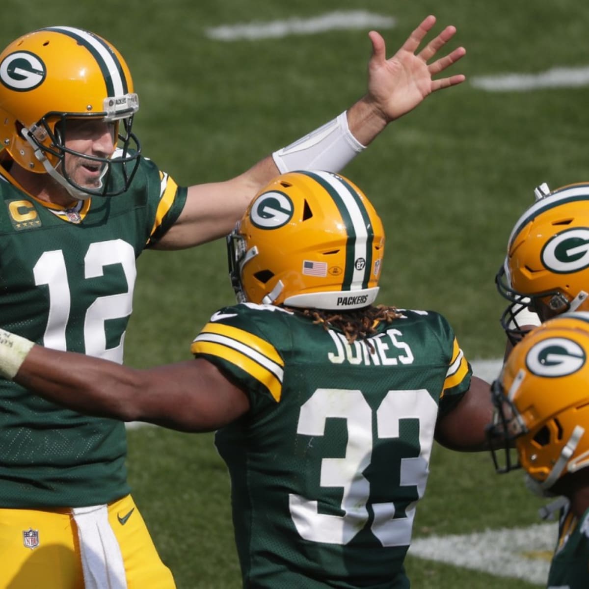 Green Bay Packers loosening reins on Aaron Jones