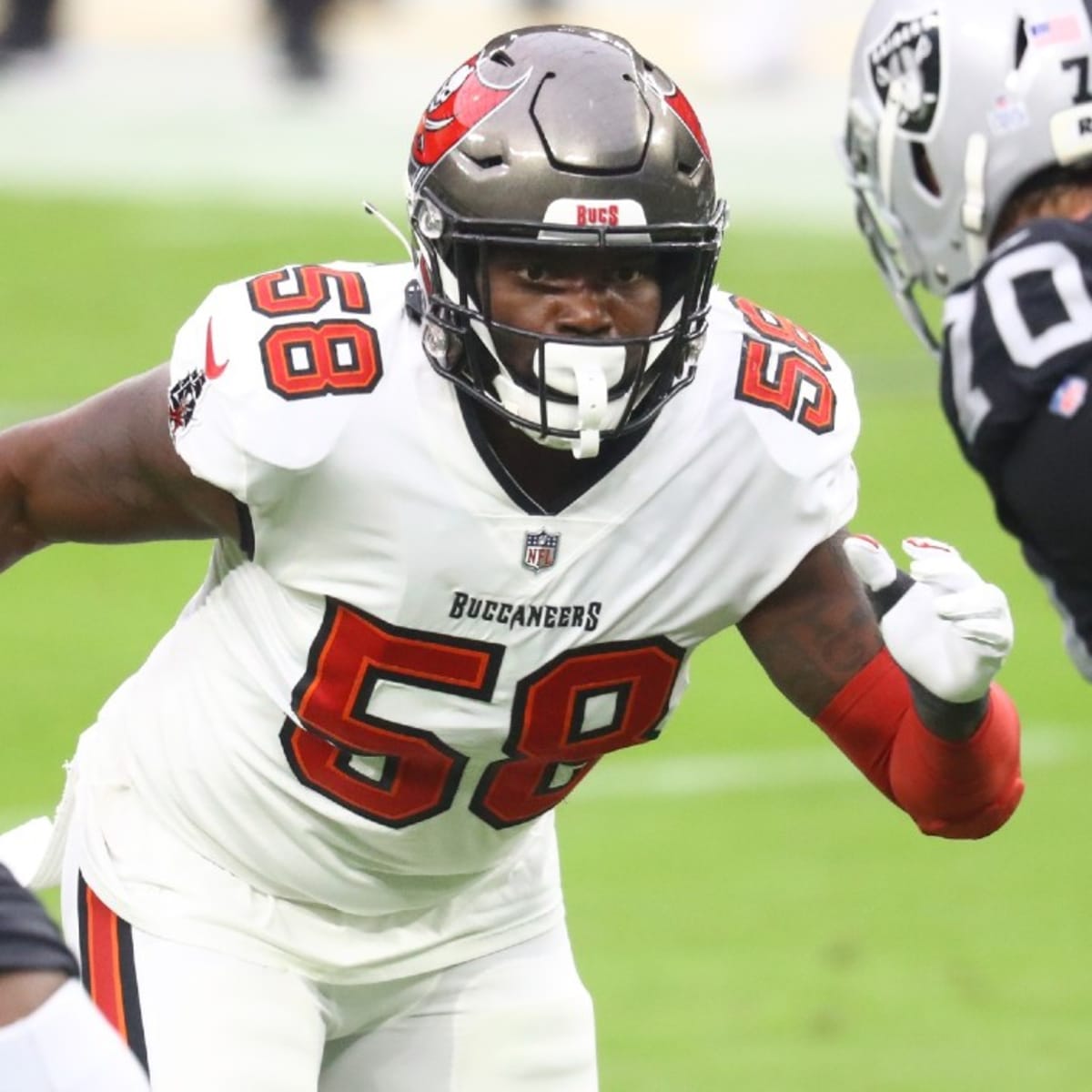 BREAKING: Lavonte David Re-Signs with Tampa Bay Buccaneers - Tampa Bay  Buccaneers, BucsGameday