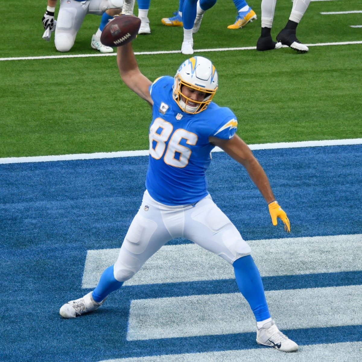 Belichick has long admired Chargers' Hunter Henry