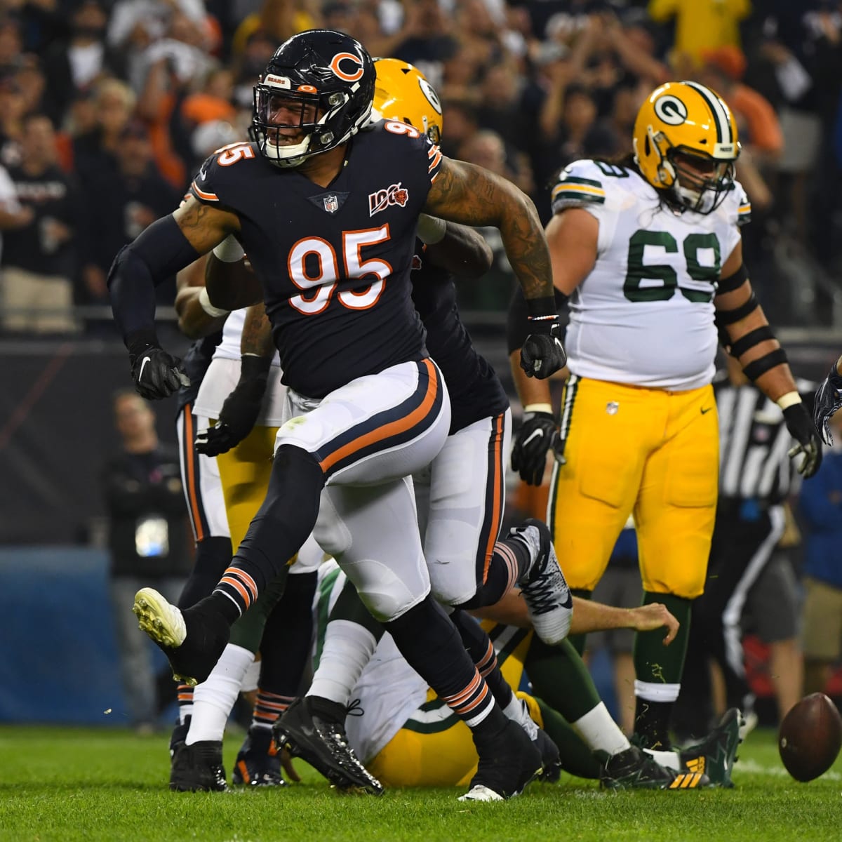 Jacksonville, Florida, USA. 06th Nov, 2022. Jacksonville, FL, USA. 6th Nov,  2022. Jacksonville Jaguars defensive end Roy Robertson-Harris (95) reacts  after a play during a game against the Las Vegas Raiders in