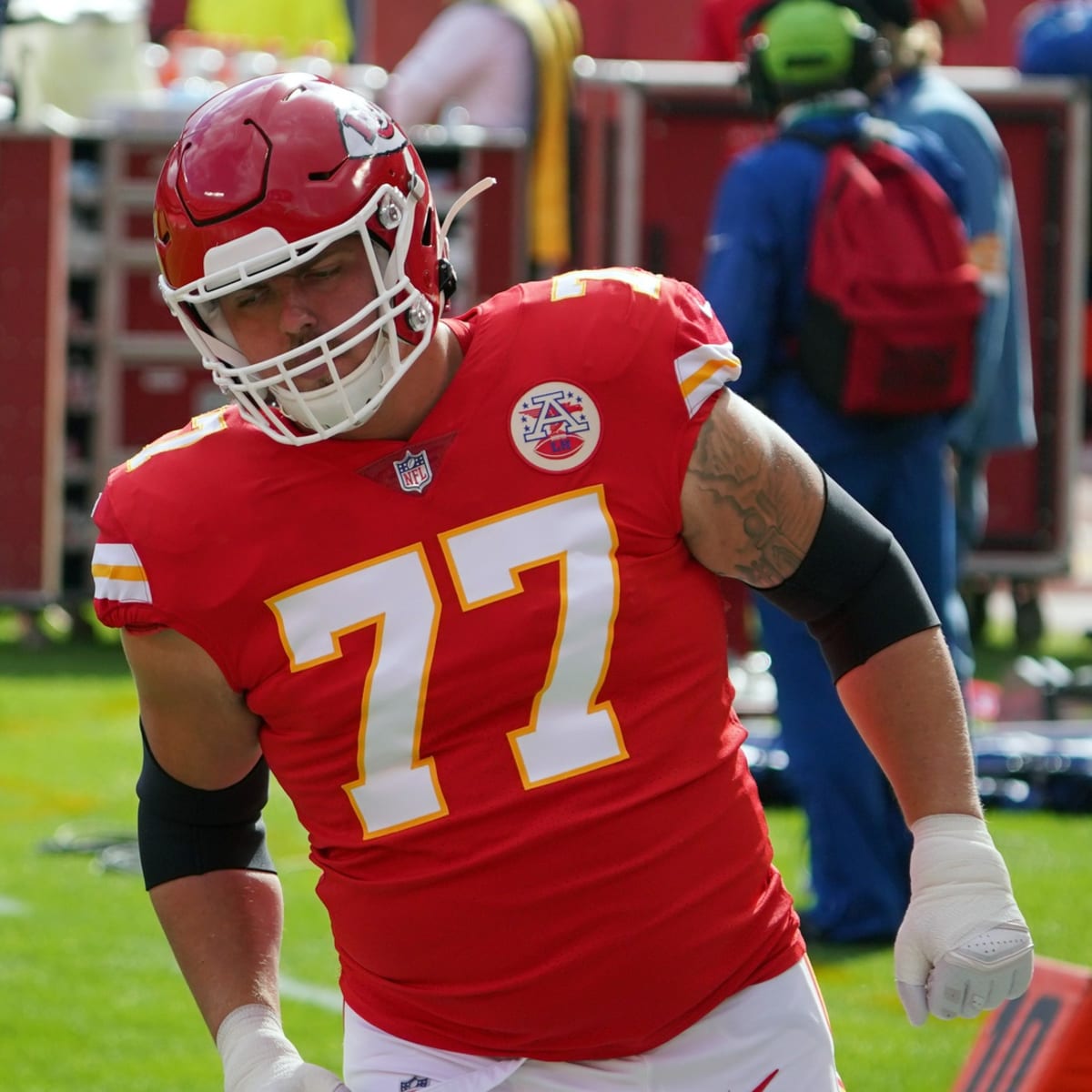 By doing dirty work, Chiefs tackle Andrew Wylie has played a big