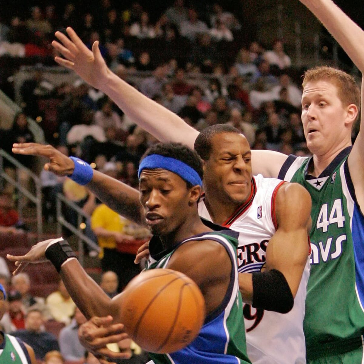 Former Maverick Shawn Bradley opens up about his life after being paralyzed  - Mavs Moneyball