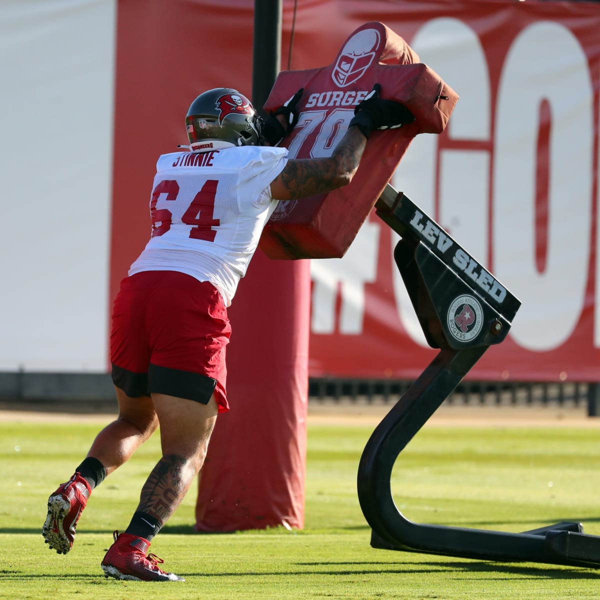 Tampa Bay Buccaneers vs Tennessee Titans: Aaron Stinnie Injured