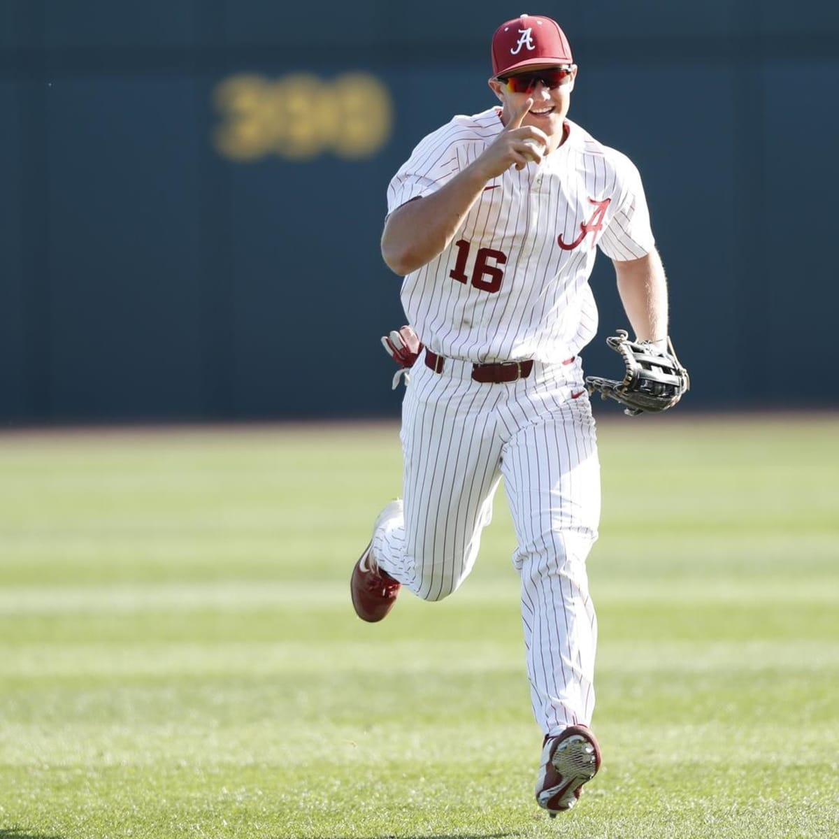 No. 22 Alabama baseball steals a game against No. 1 Arkansas