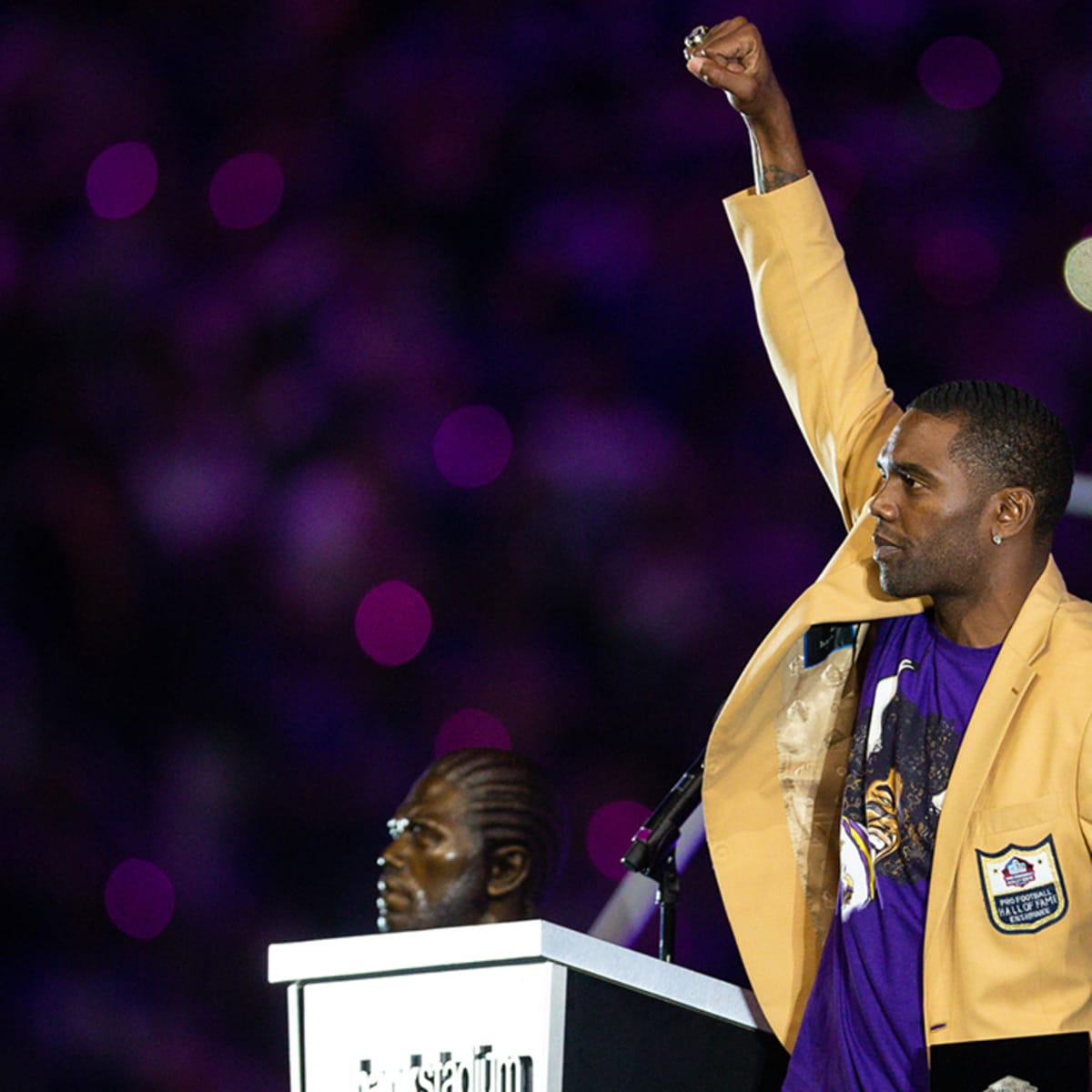 Modern Notoriety on X: Hall of Fame WR @RandyMoss pulled up to