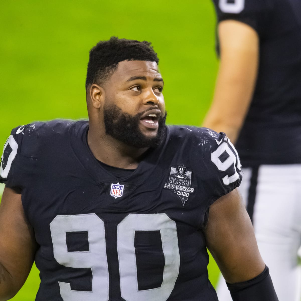 Johnathan Hankins Se Queda en Oakland