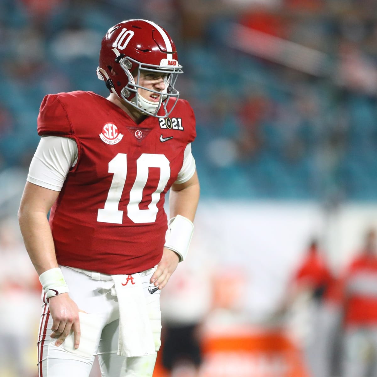 New England Patriots Select Alabama QB Mac Jones With No. 15 Pick - Sports  Illustrated New England Patriots News, Analysis and More