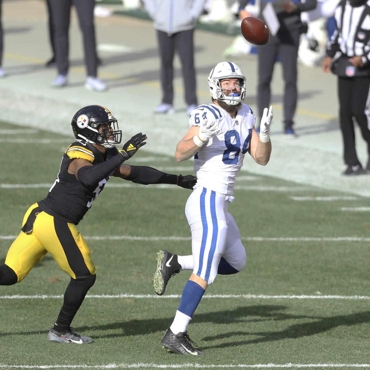 Colts TE Eric Ebron ties Dallas Clark's touchdown record