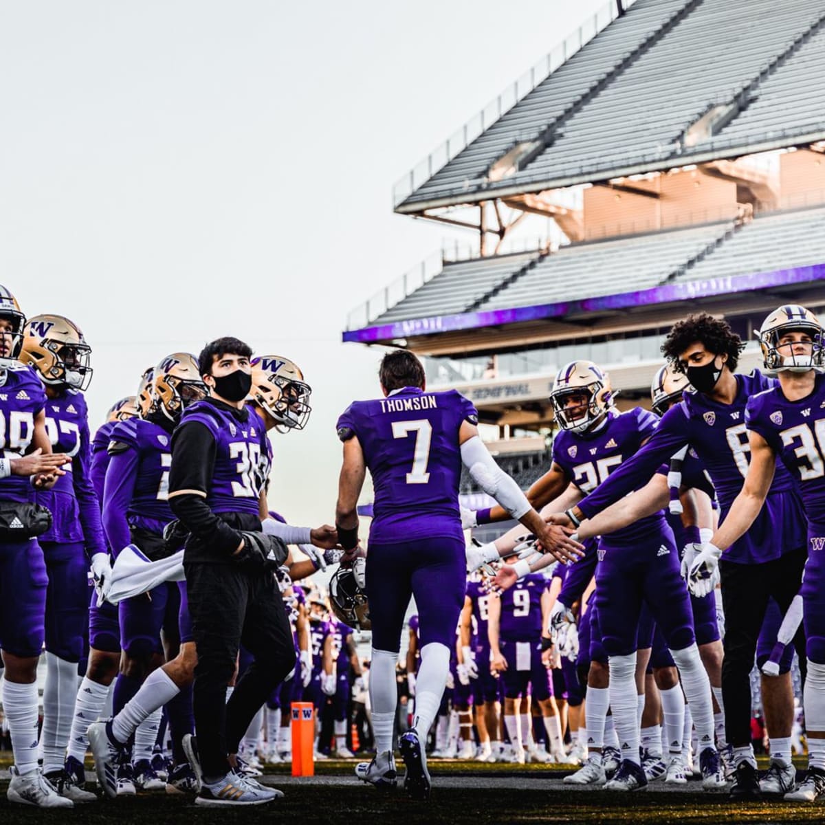 Four UW Huskies invited to participate in 2022 NFL combine