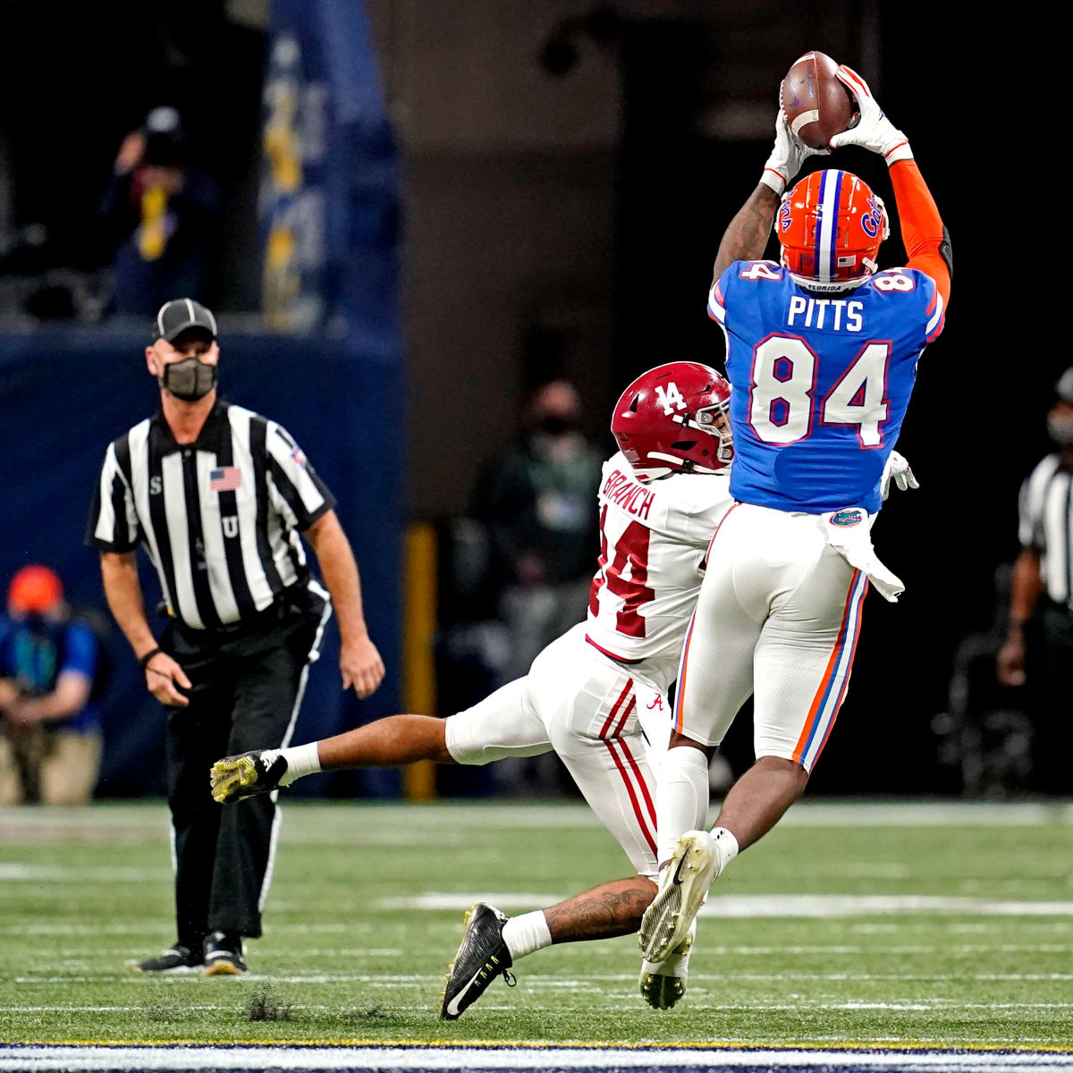 Watch: Kyle Pitts Posts 4.44 40 Yard Dash at Florida Gators Pro Day -  Sports Illustrated Florida Gators News, Analysis and More