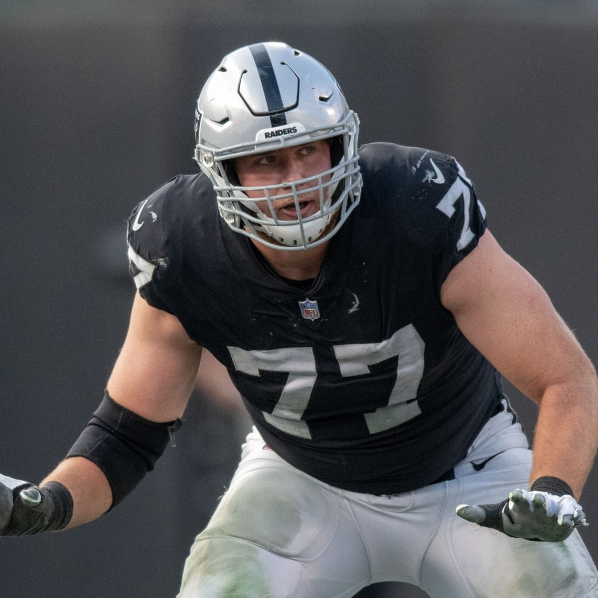 Las Vegas Raiders' Kolton Miller has found his groove as an 'old guy' -  ESPN - Las Vegas Raiders Blog- ESPN