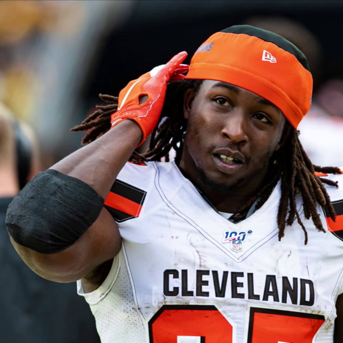 Kareem Hunt signs second-round restricted free agent tender with Browns