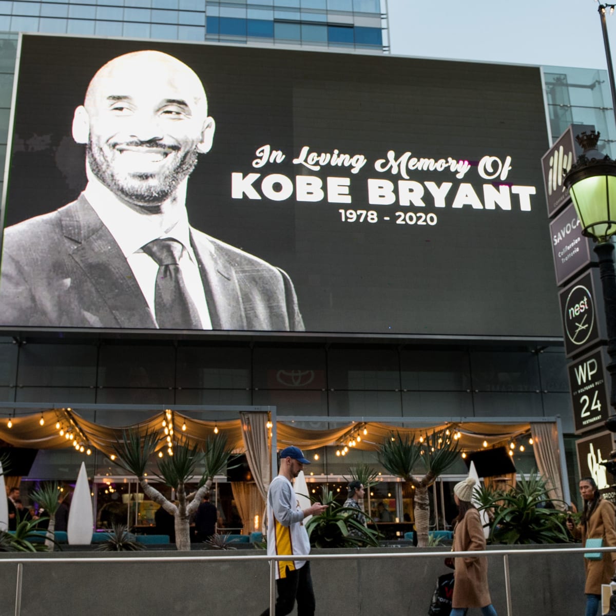 Mike Breen Reveals His Wife Saved Signed Kobe Bryant Jersey From Fire - The  Spun: What's Trending In The Sports World Today