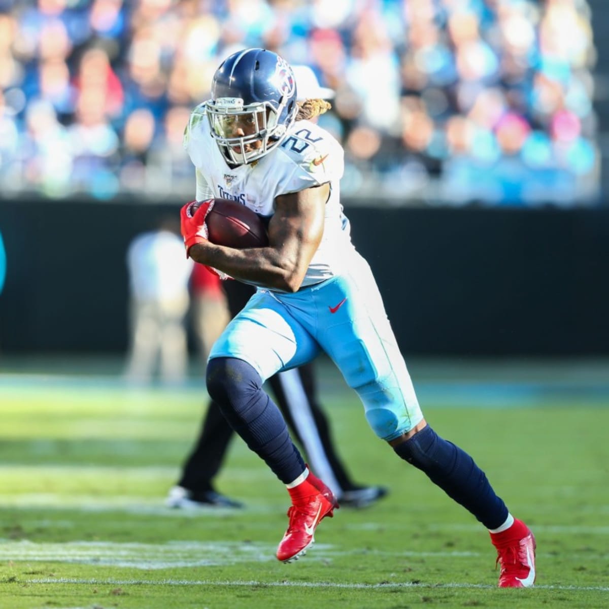 Derrick Henry Signs to Stay With Tennessee Titans - InsideHook