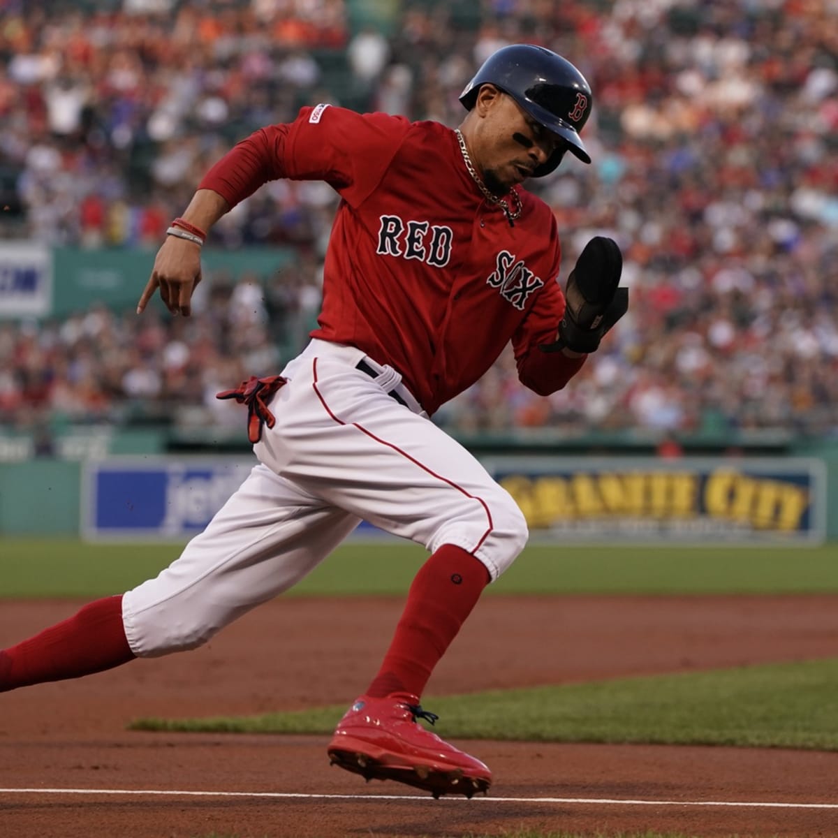 Mookie Betts Disses Past, Takes Dodgers Uniform Over Red Sox