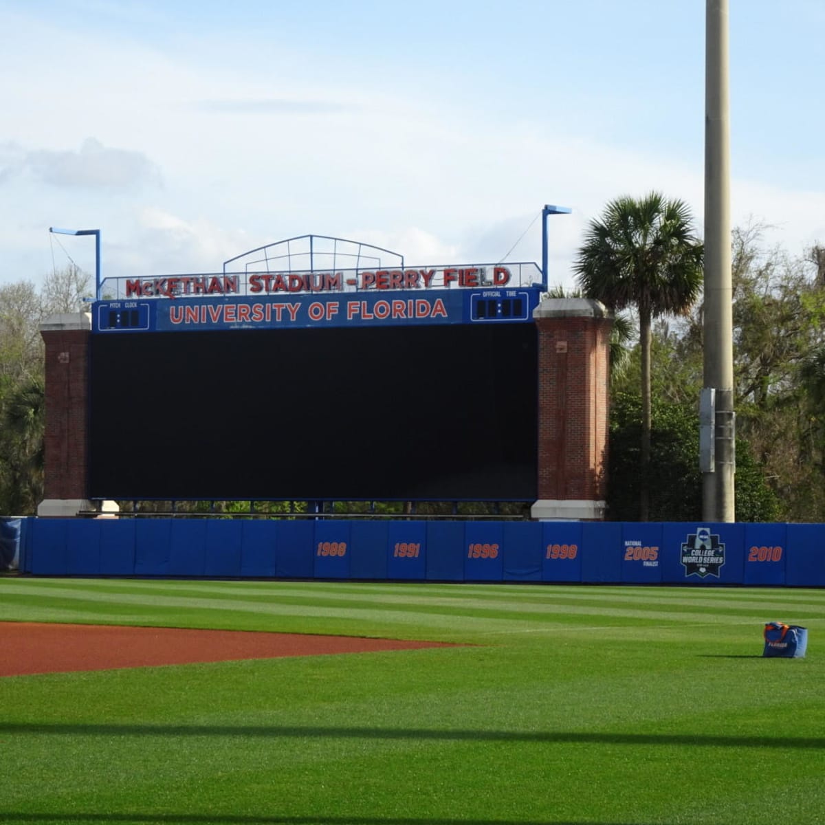 Florida Gators baseball: UF to host NCAA regional, to face Central